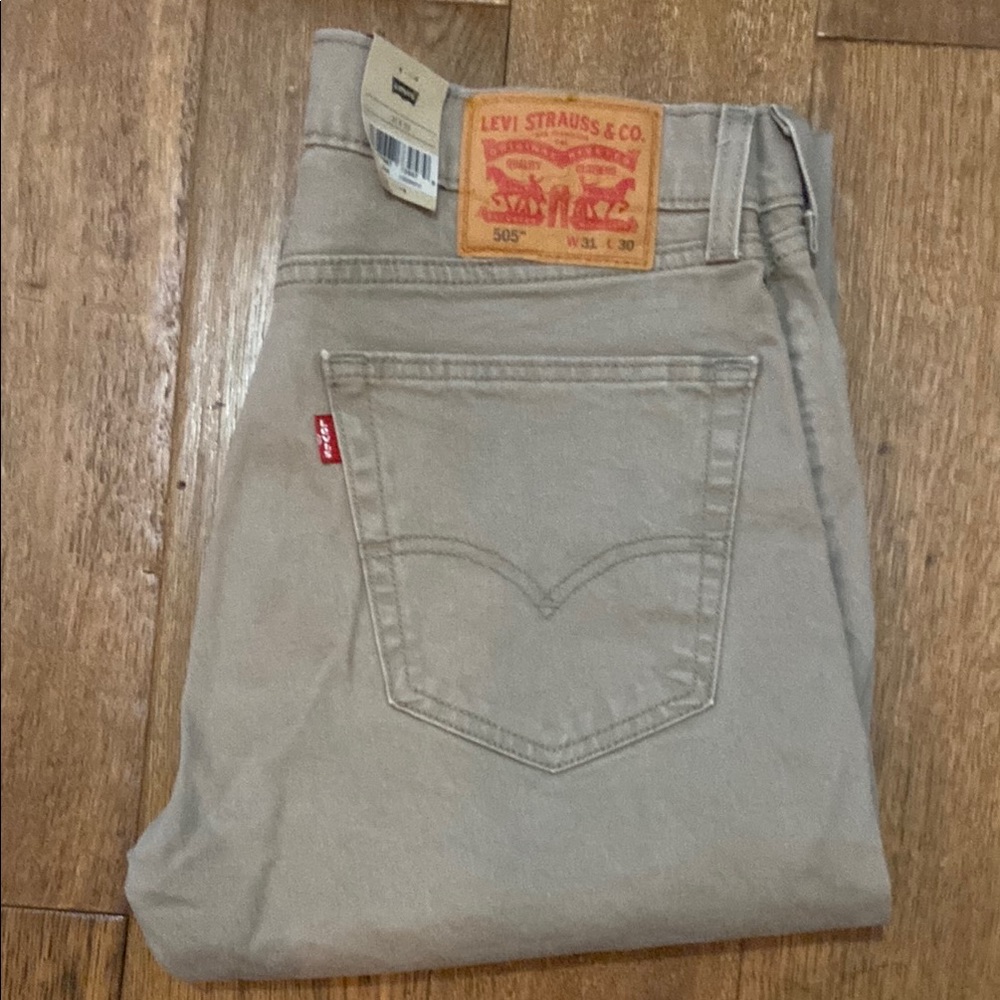Levi's Cream Straight Jeans
